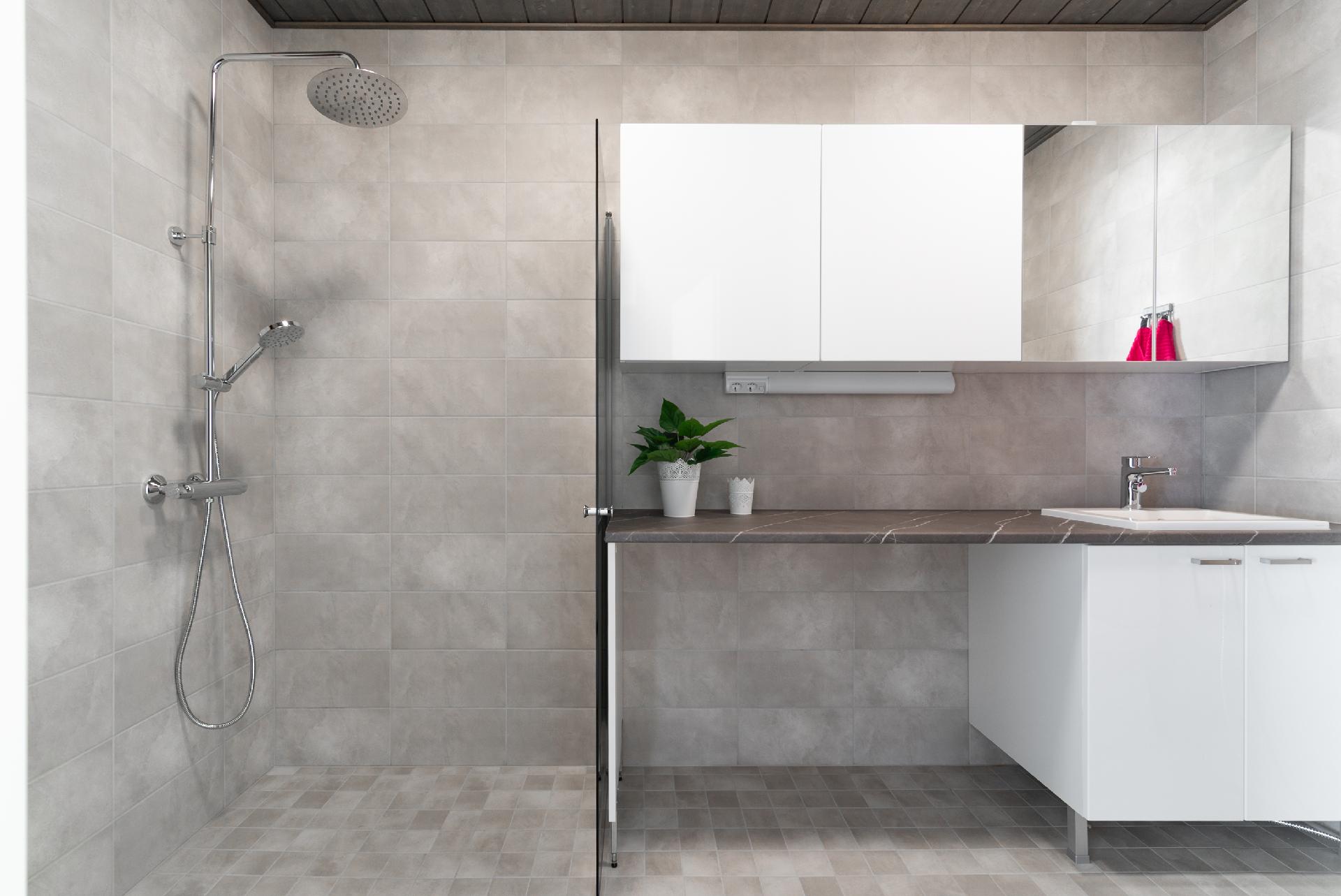 Kodinhoitohuone/ kylpyhuone