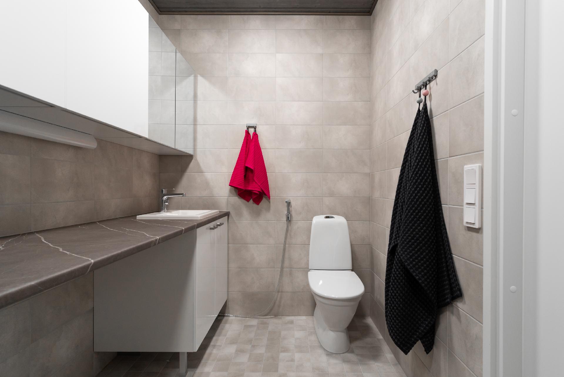 Kodinhoitohuone/ kylpyhuone/ wc