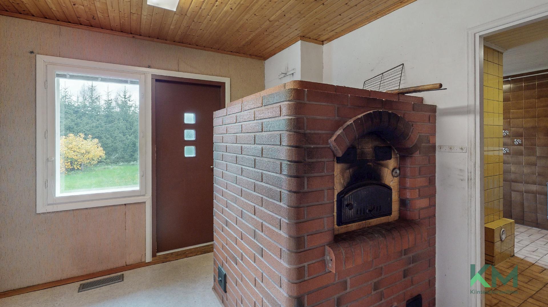 Takkahuoneesta kulku ulos