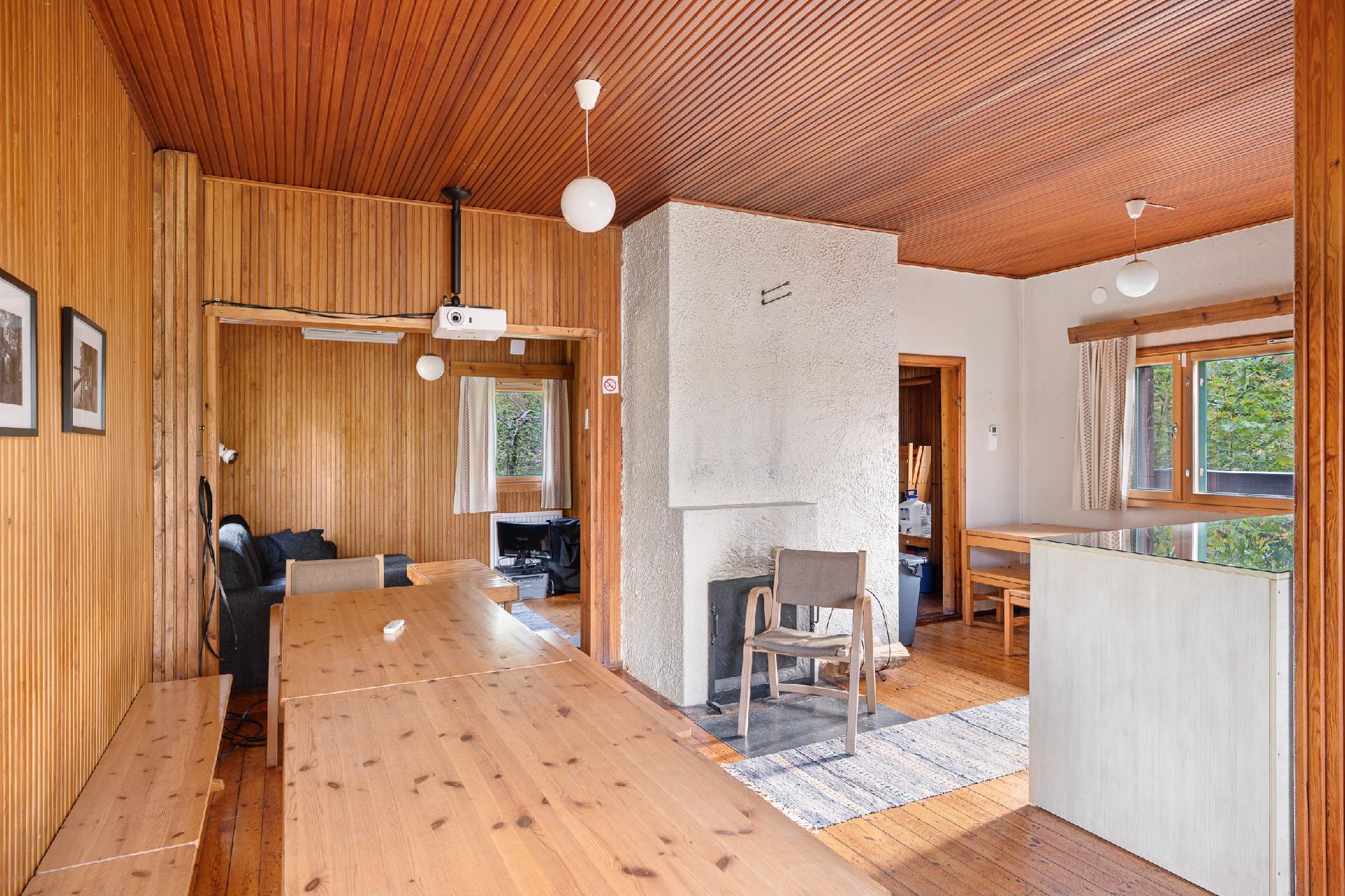 Taloyhtiön rantatalo "Pilvilinna"