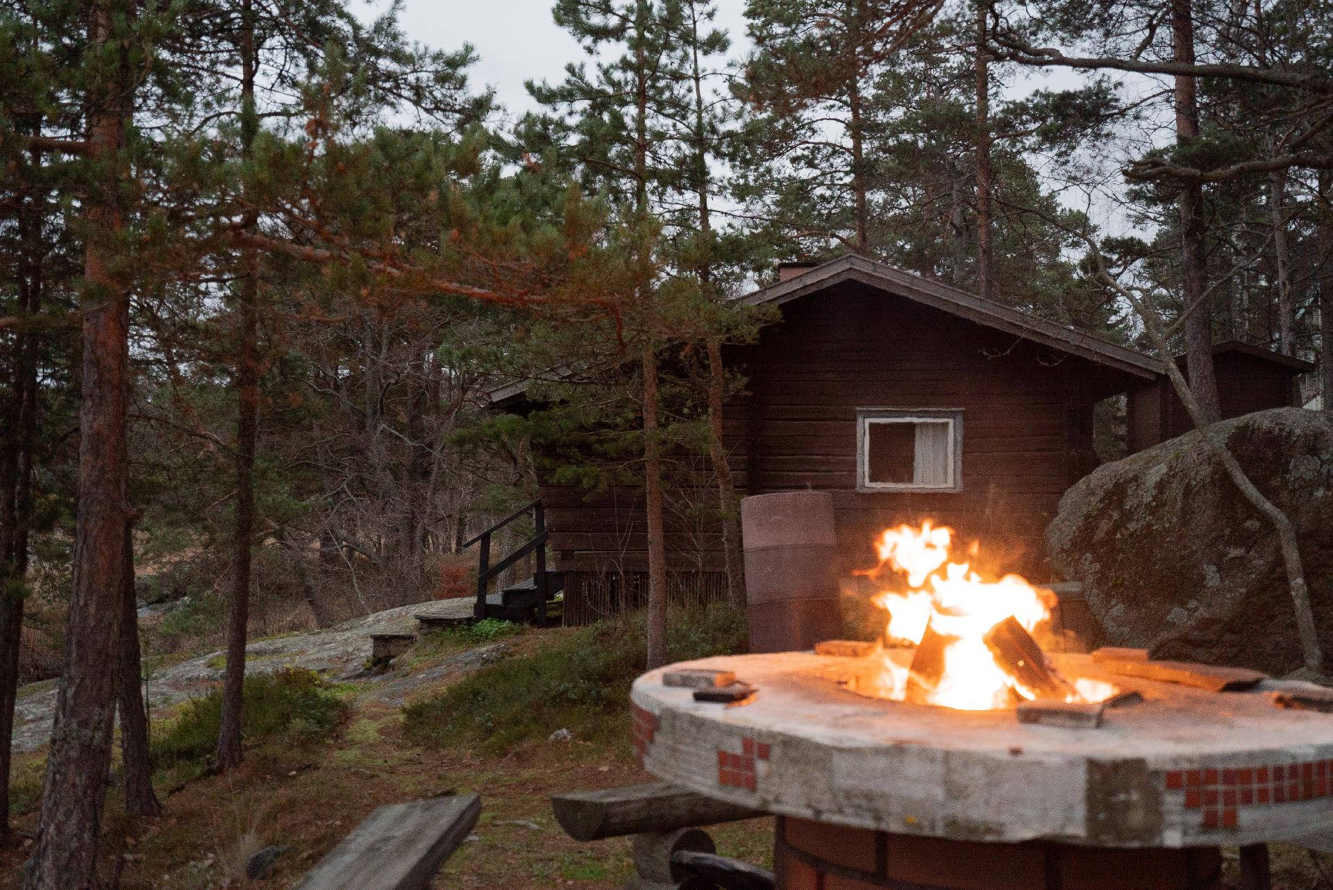 Taustalla rantasauna