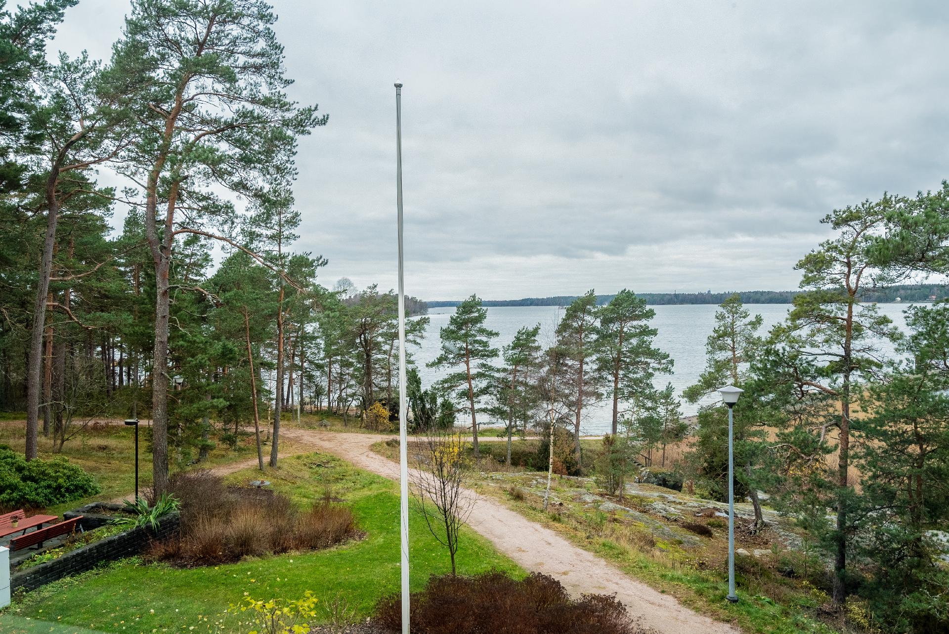 Kallvikinniementie 35 b, Kallahti, Helsinki