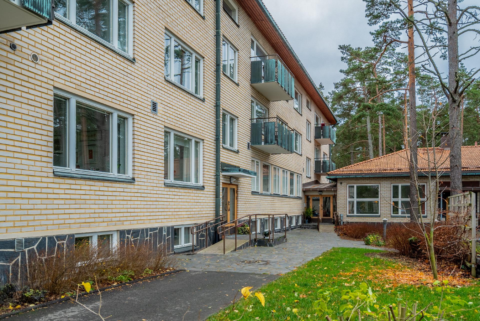 Kallvikinniementie 35 b, Kallahti, Helsinki