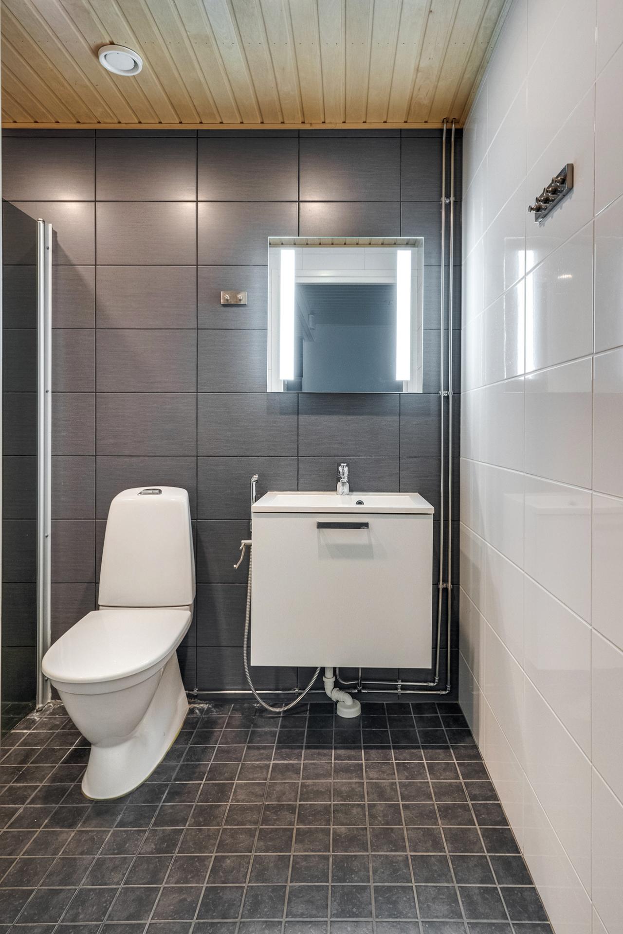 Pirttisuonraitti 1, Vuores, Tampere