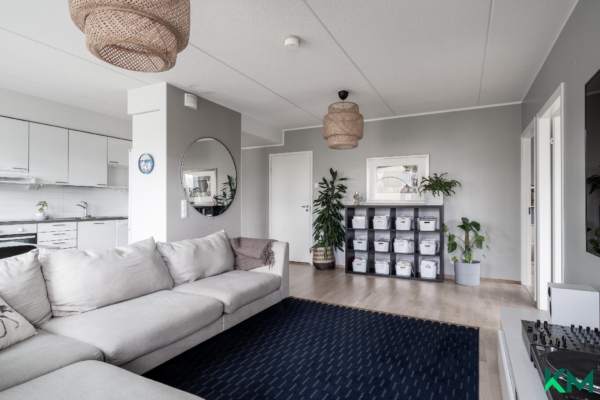 Koirasaarentie 21, Kruunuvuorenranta, Helsinki