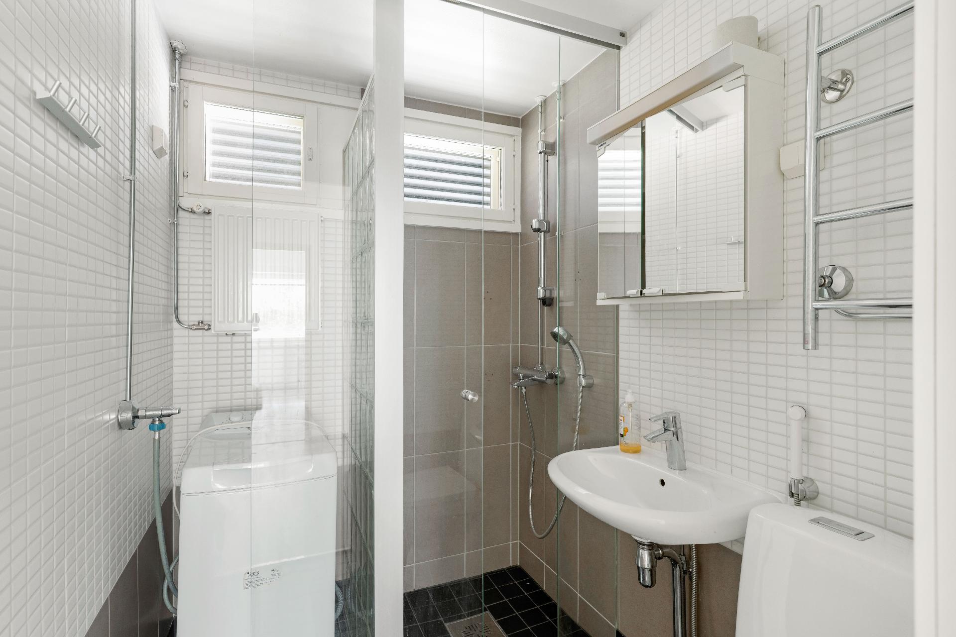 Remontoitu kylpyhuone