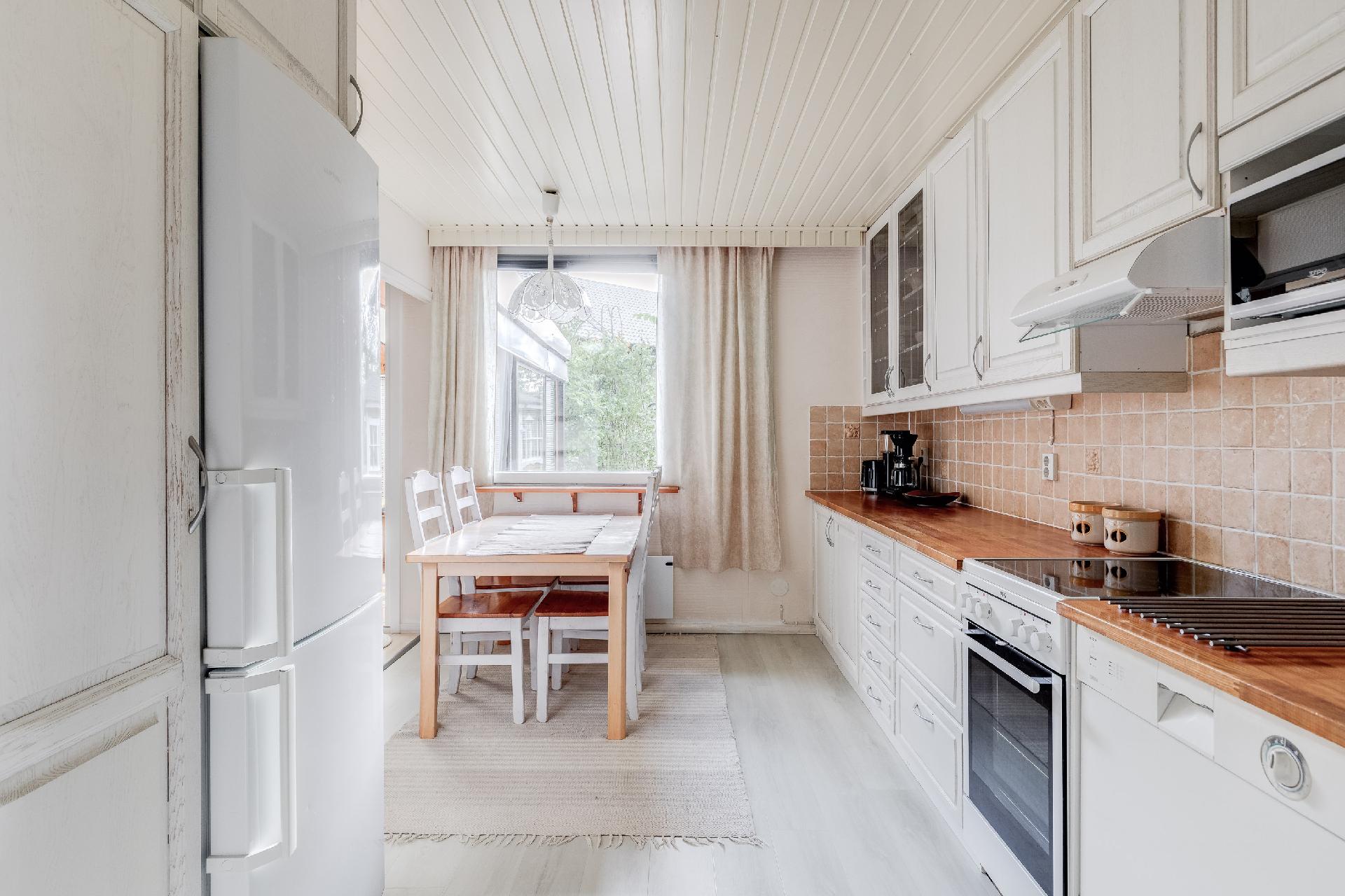 Jakokunnantie 22, Länsi-Pakila, Helsinki