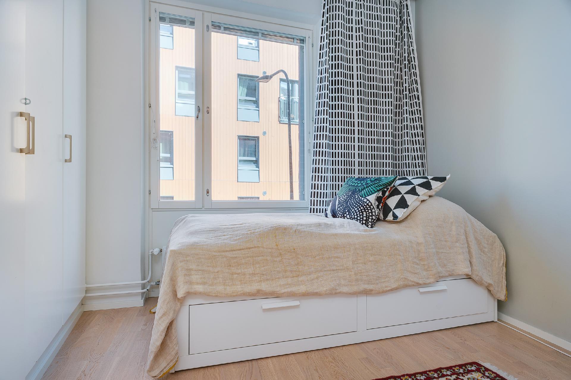 Taidemaalarinkatu 3, Kuninkaantammi, Helsinki