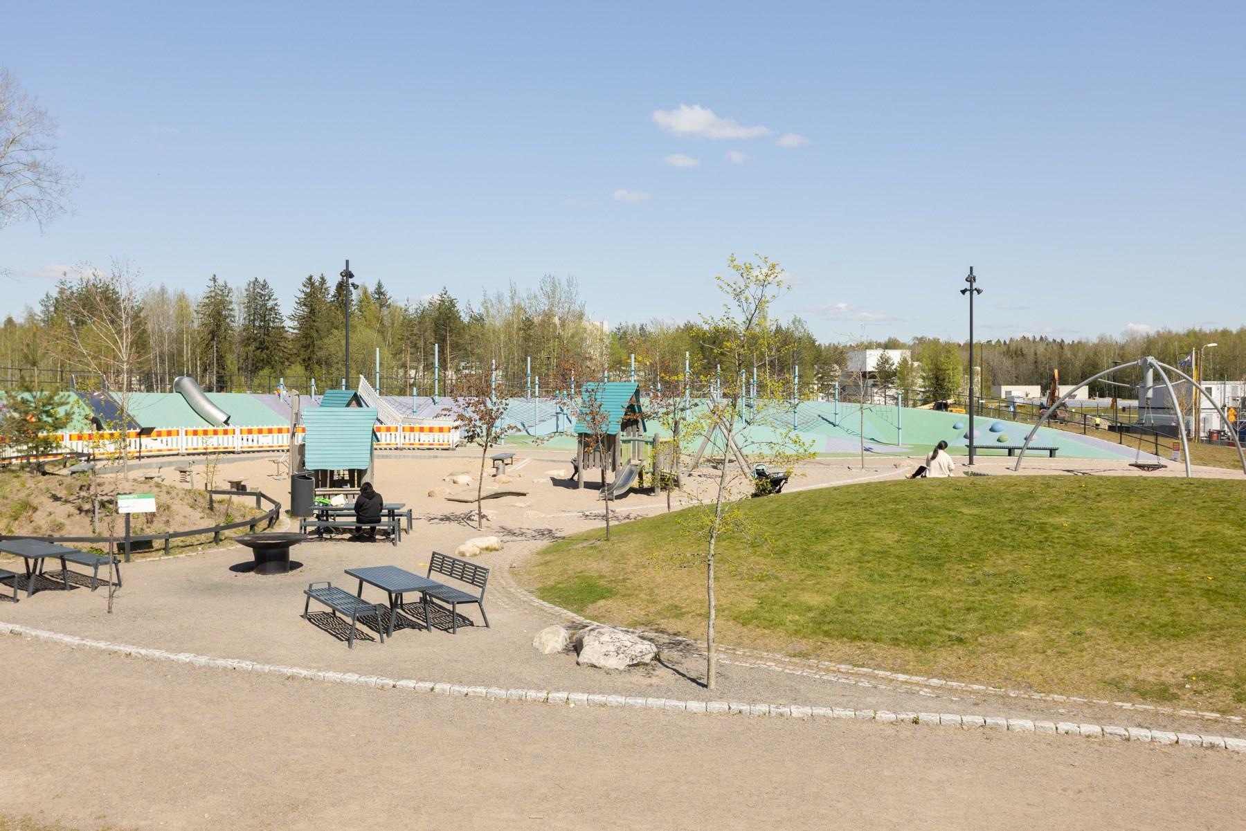 Vennyn puisto kutsuu leikkimään