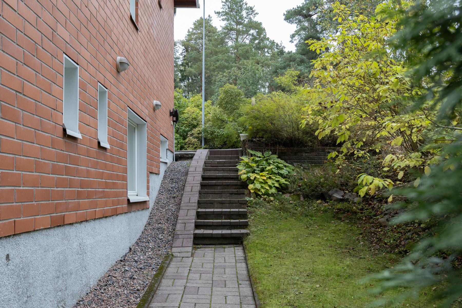 Maununnevankaari 1, Maununneva, Helsinki