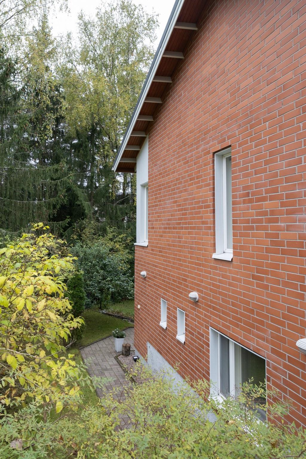 Maununnevankaari 1, Maununneva, Helsinki