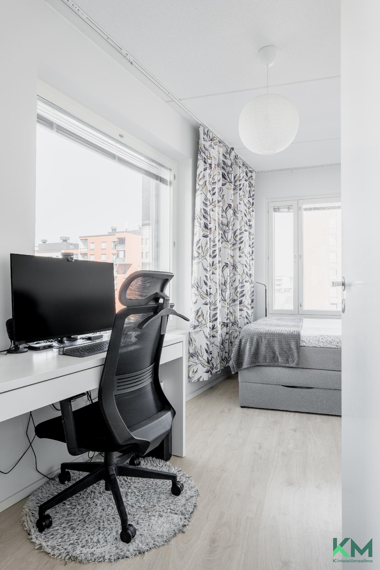 Työpiste 1/ First working place