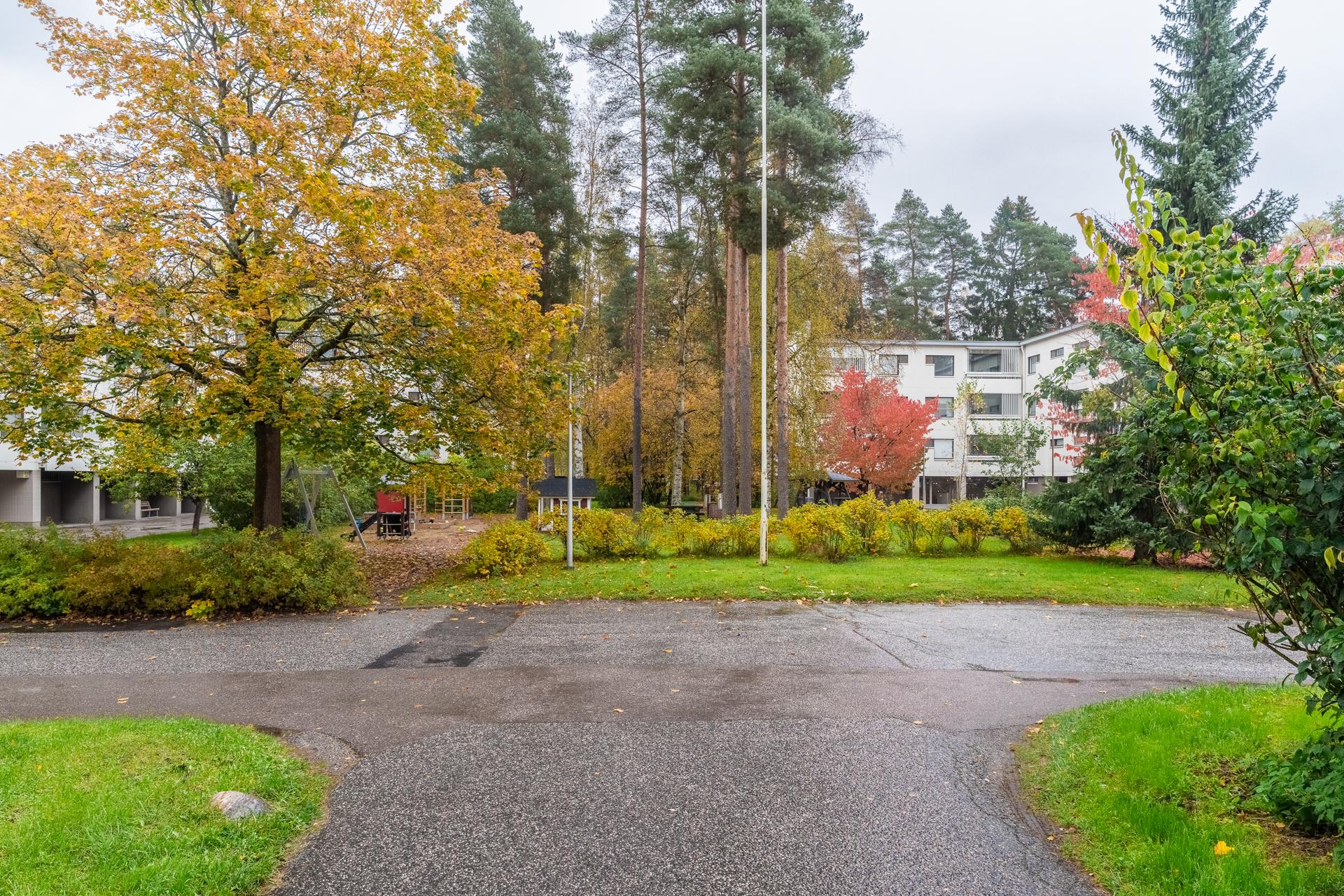 Vanamontie 4, Simonmetsä, Vantaa