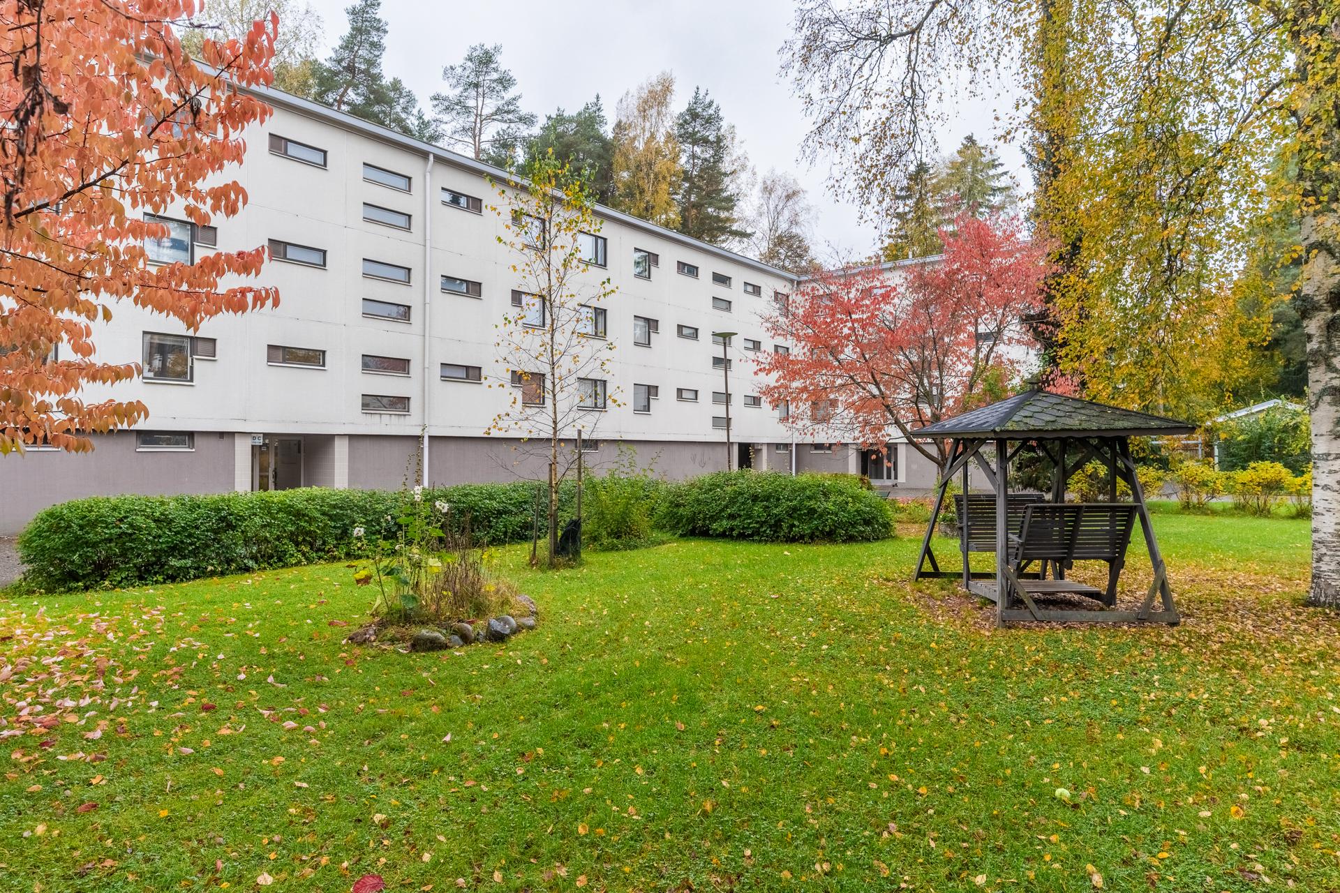 Vanamontie 4, Simonmetsä, Vantaa