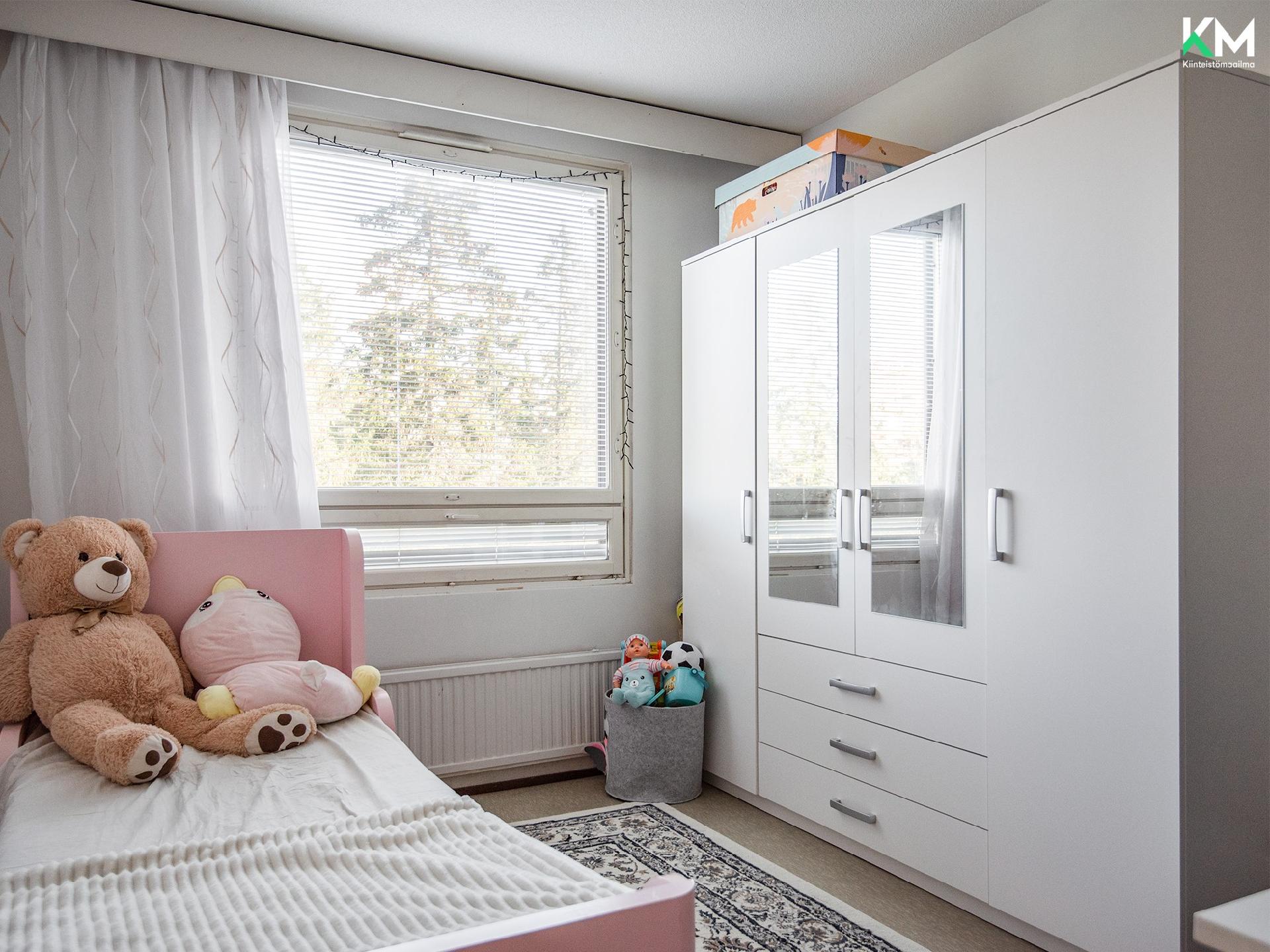 Hintsa Knaapin katu 6 B, Varissuo, Turku