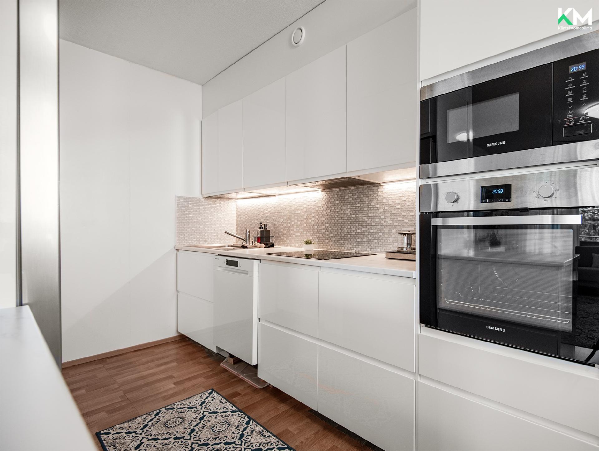 Hintsa Knaapin katu 6 B, Varissuo, Turku