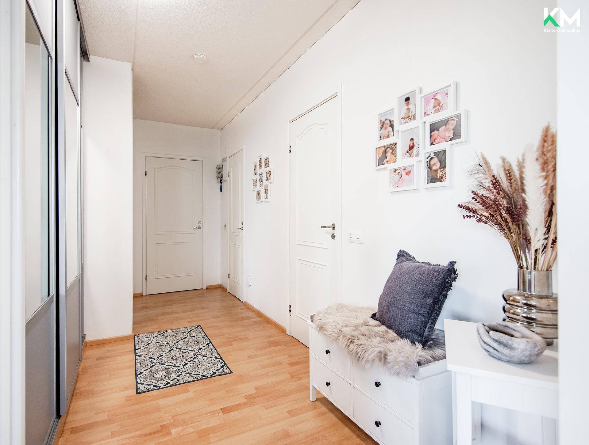 Hintsa Knaapin katu 6 B, Varissuo, Turku