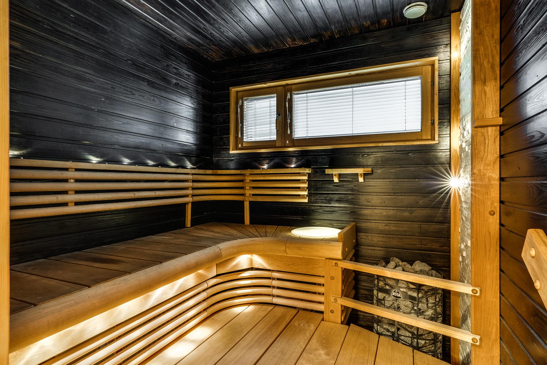 Tunnelmallinen sauna, jossa ikkuna järvelle!