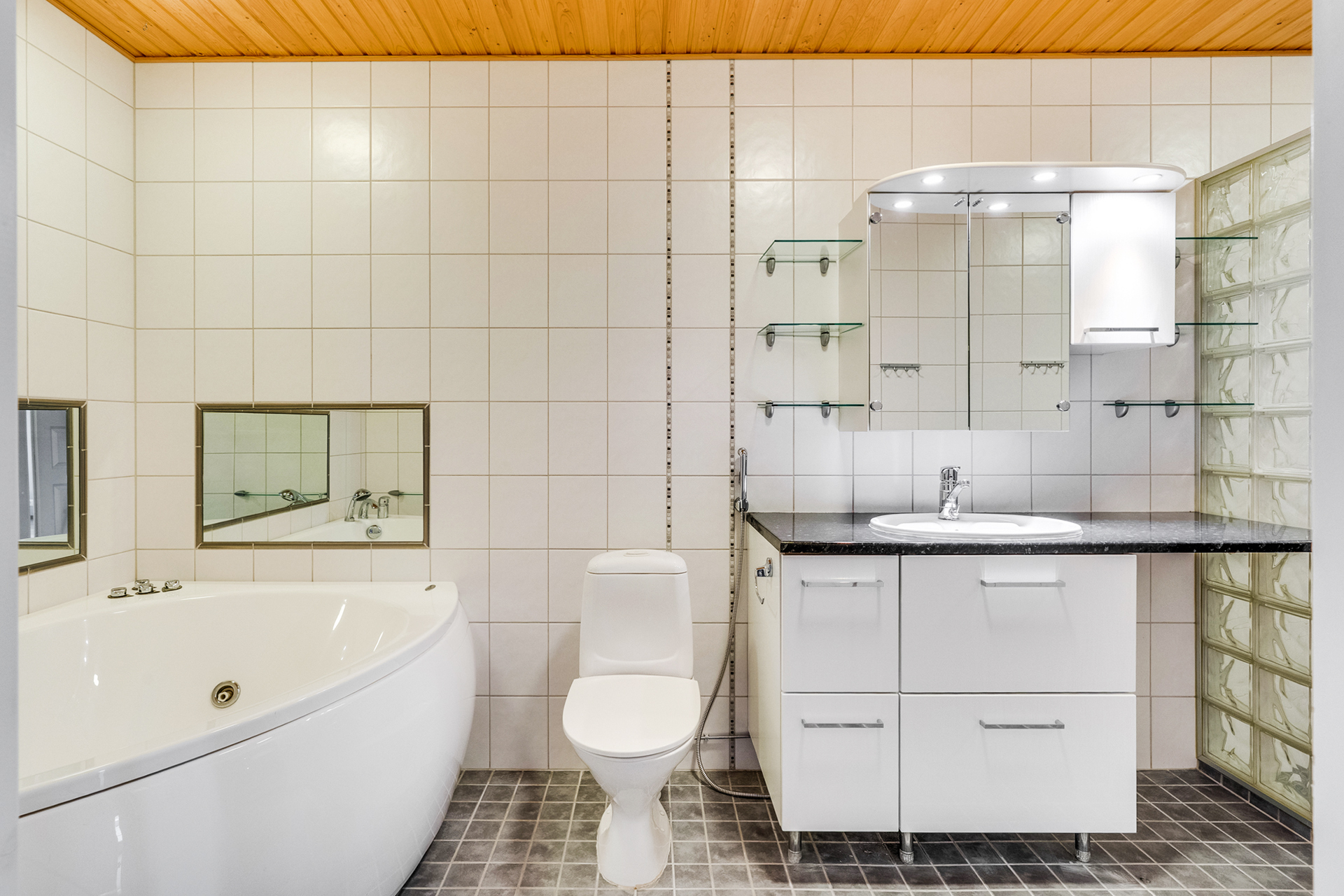 Haarlankatu 7, Onkiniemi, Tampere