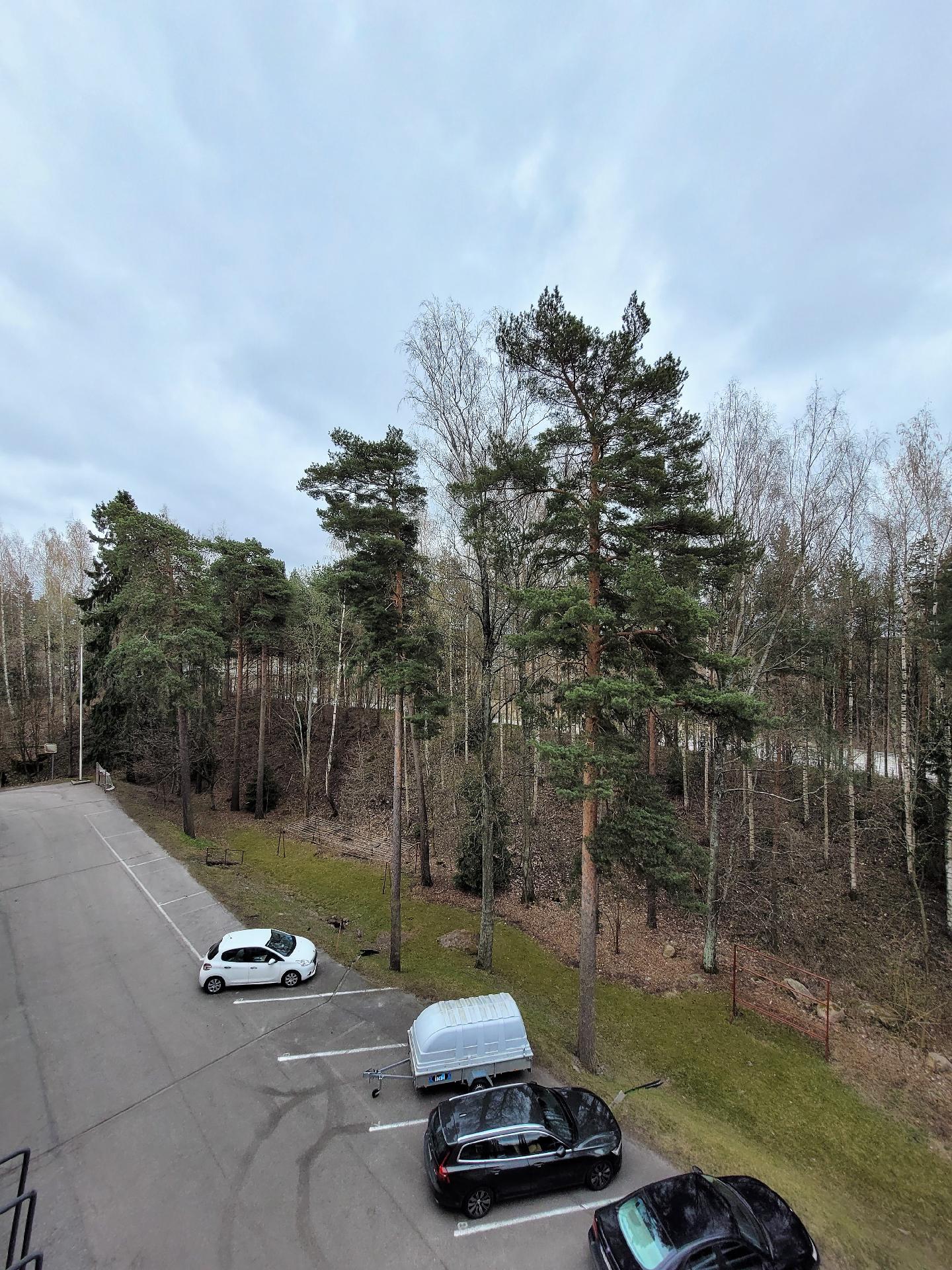 avarat parvekenäkymät sisäpihalle