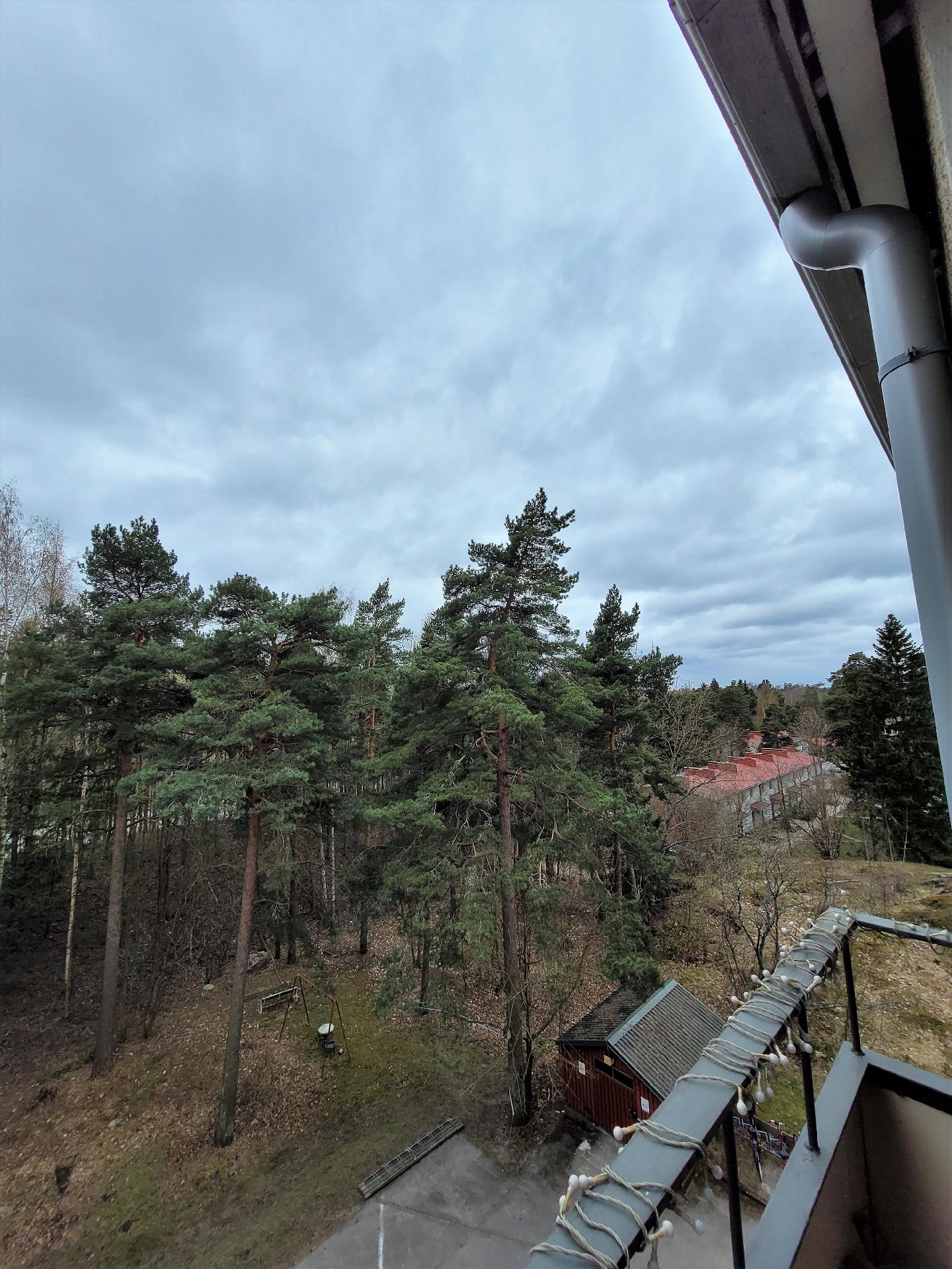 avarat parvekenäkymät sisäpihalle