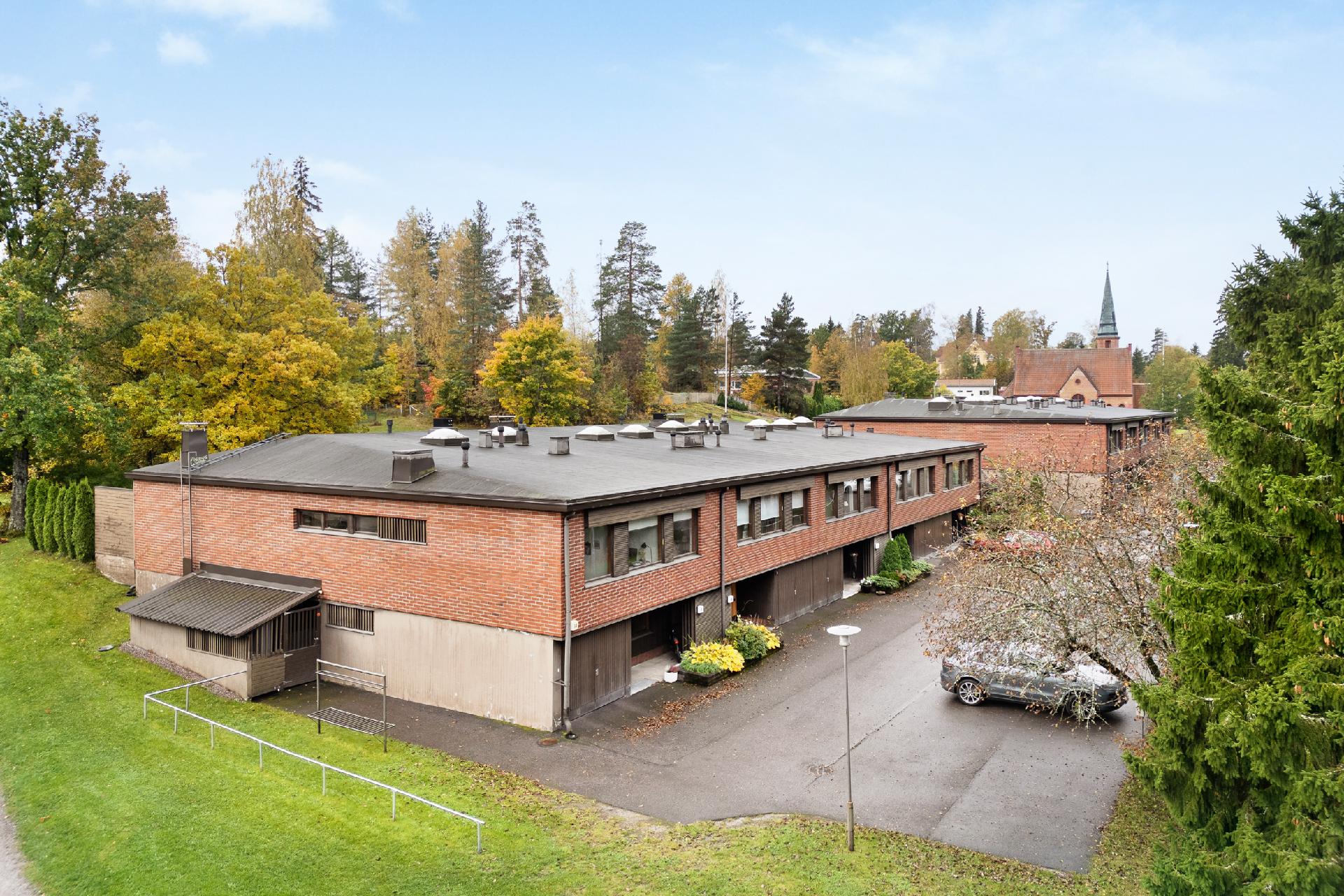 Kirkkotie 14-16, Kauniainen