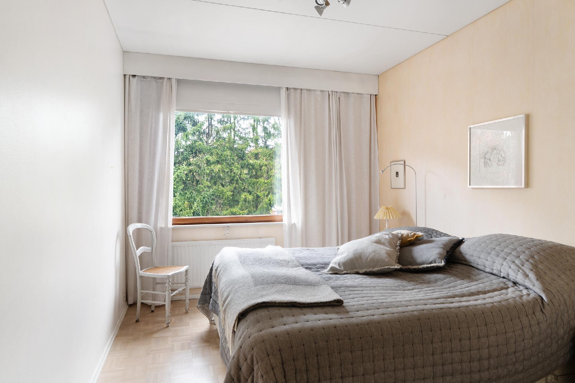 Kirkkotie 14-16, Kauniainen