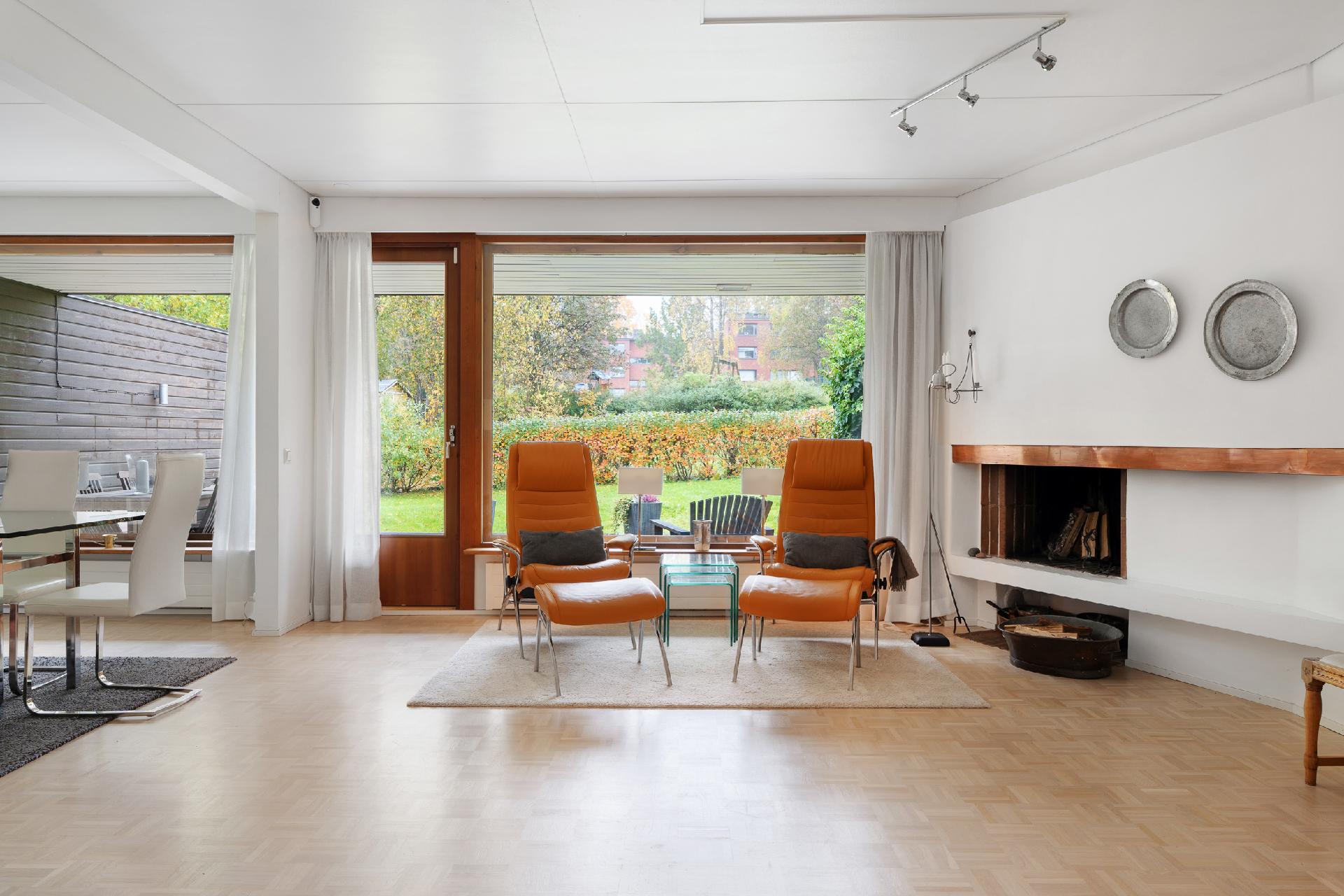 Kirkkotie 14-16, Kauniainen