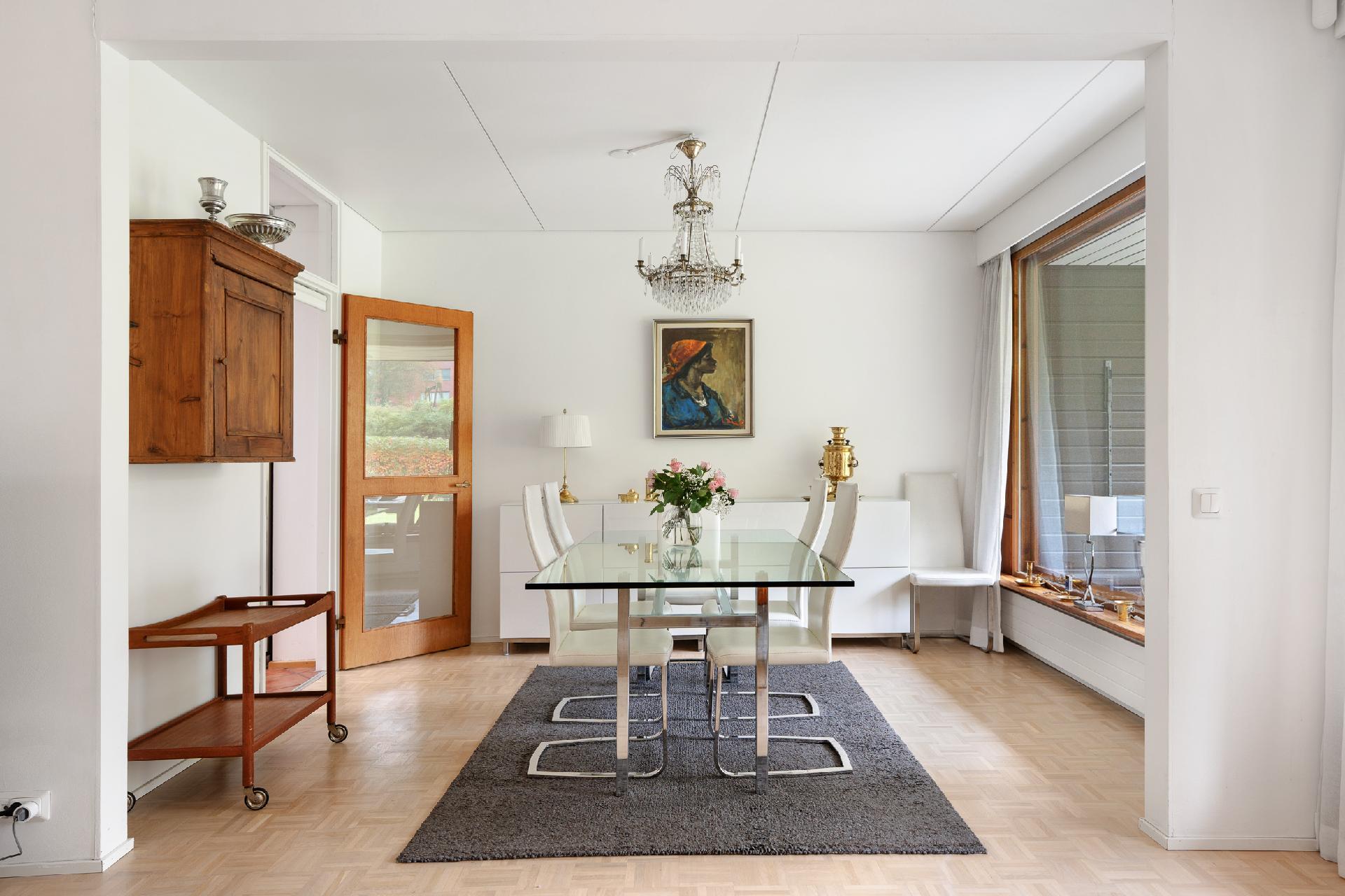 erillinen ruokailutila