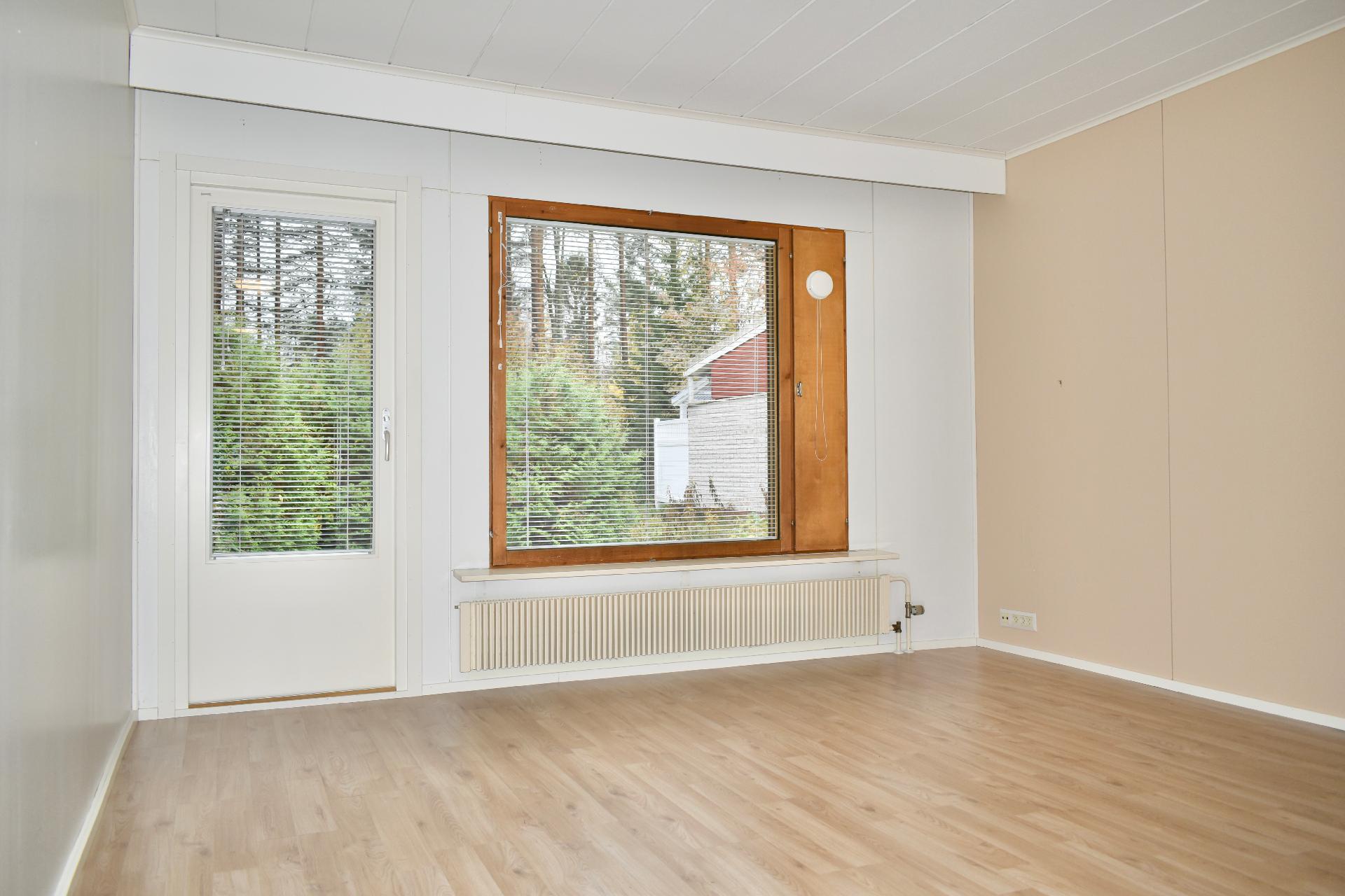 Vadelmatie 8, Laajankangas, Kajaani