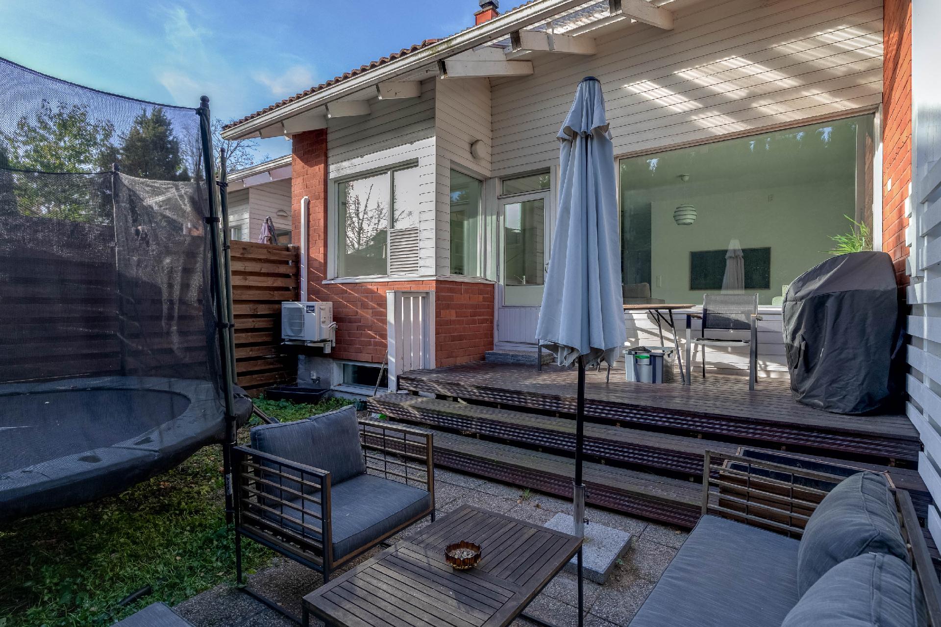 Tuohuskuja 8, Paloheinä, Helsinki