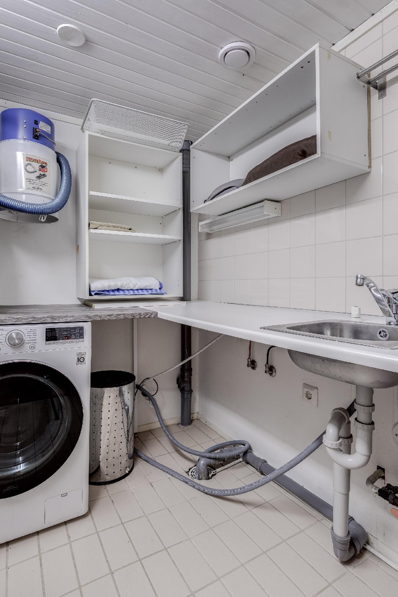 Tuohuskuja 8, Paloheinä, Helsinki