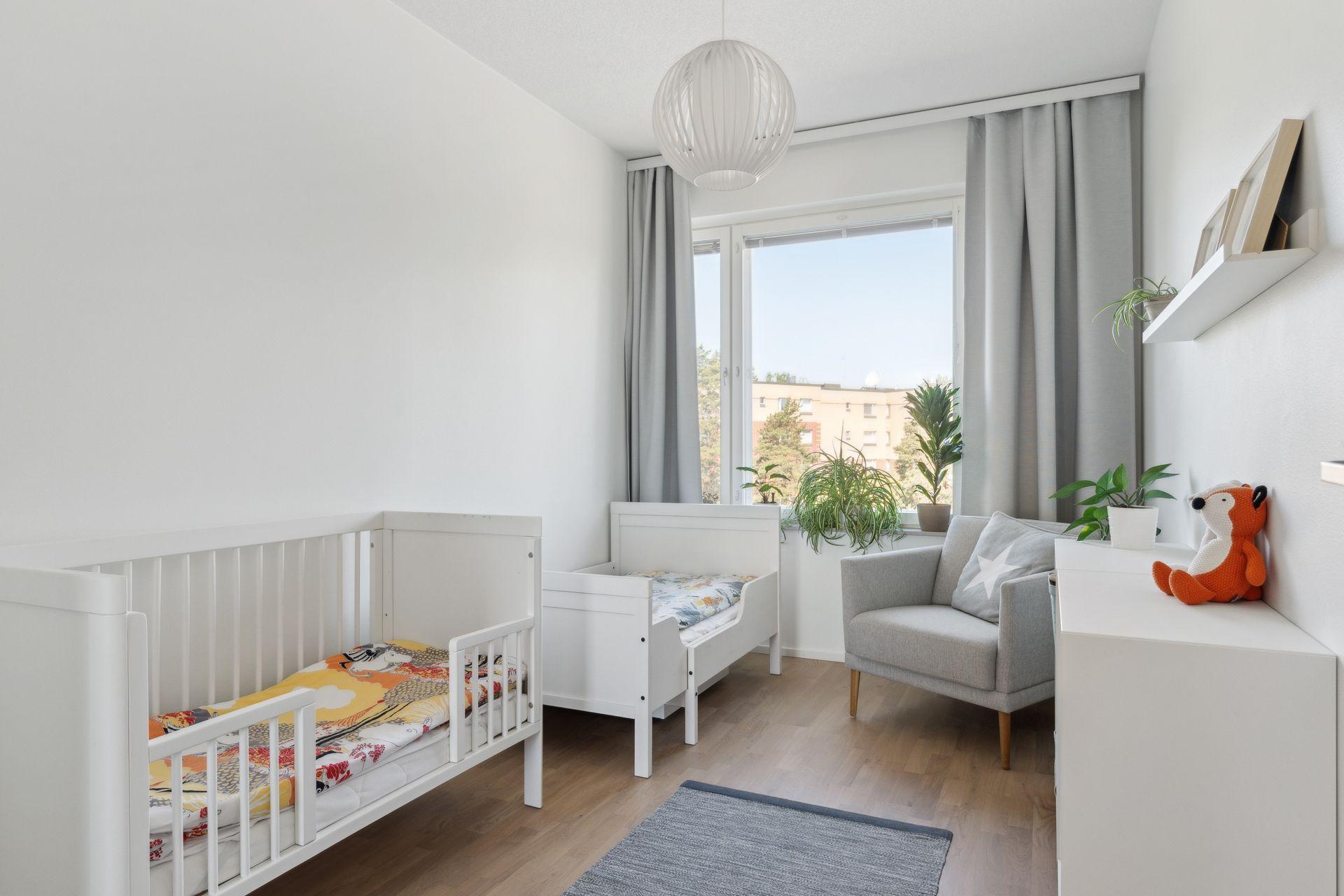 Ruutikellarintie 8, Mäkkylä, Espoo