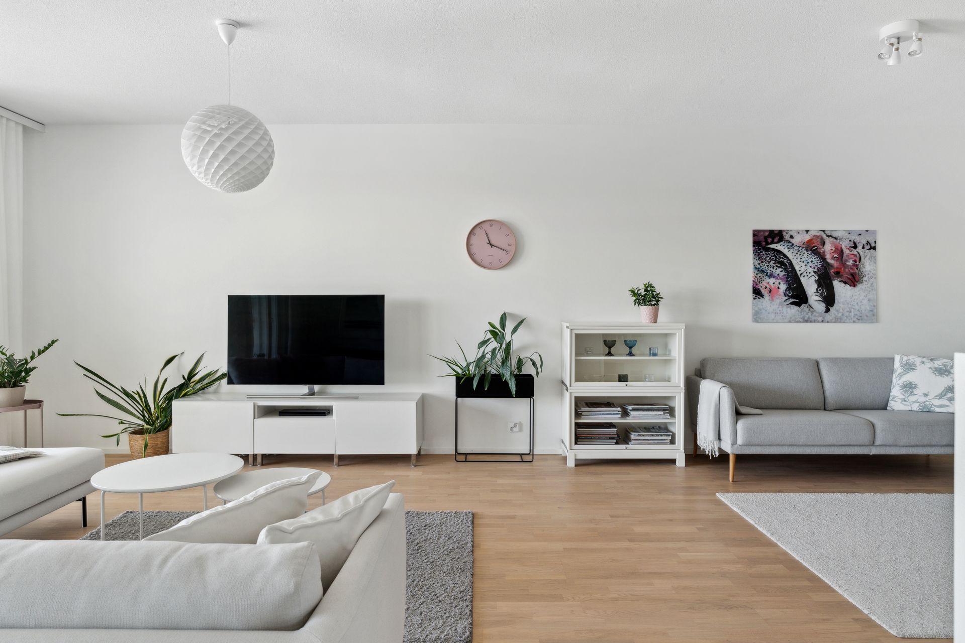 Ruutikellarintie 8, Mäkkylä, Espoo