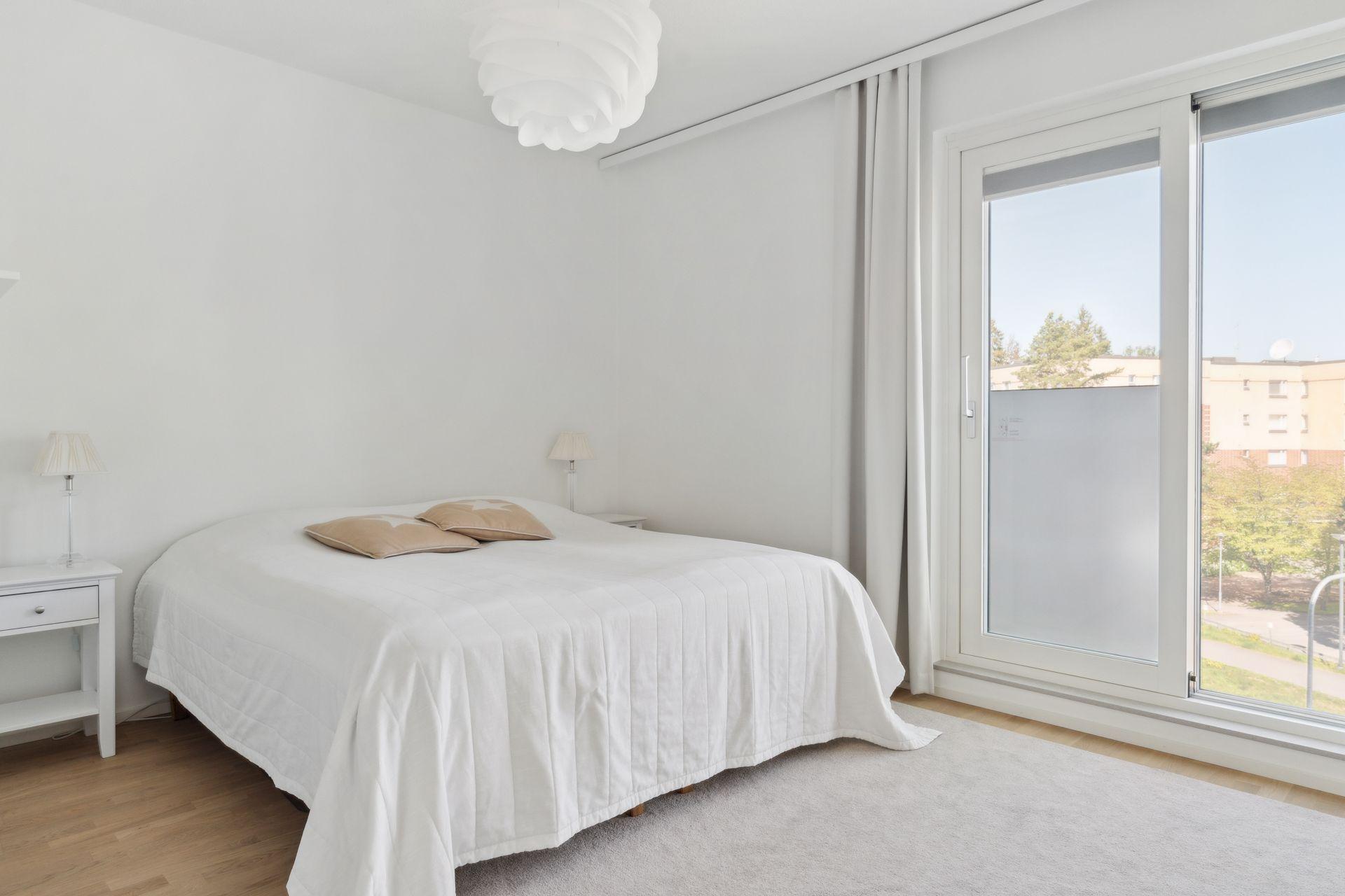 Ruutikellarintie 8, Mäkkylä, Espoo