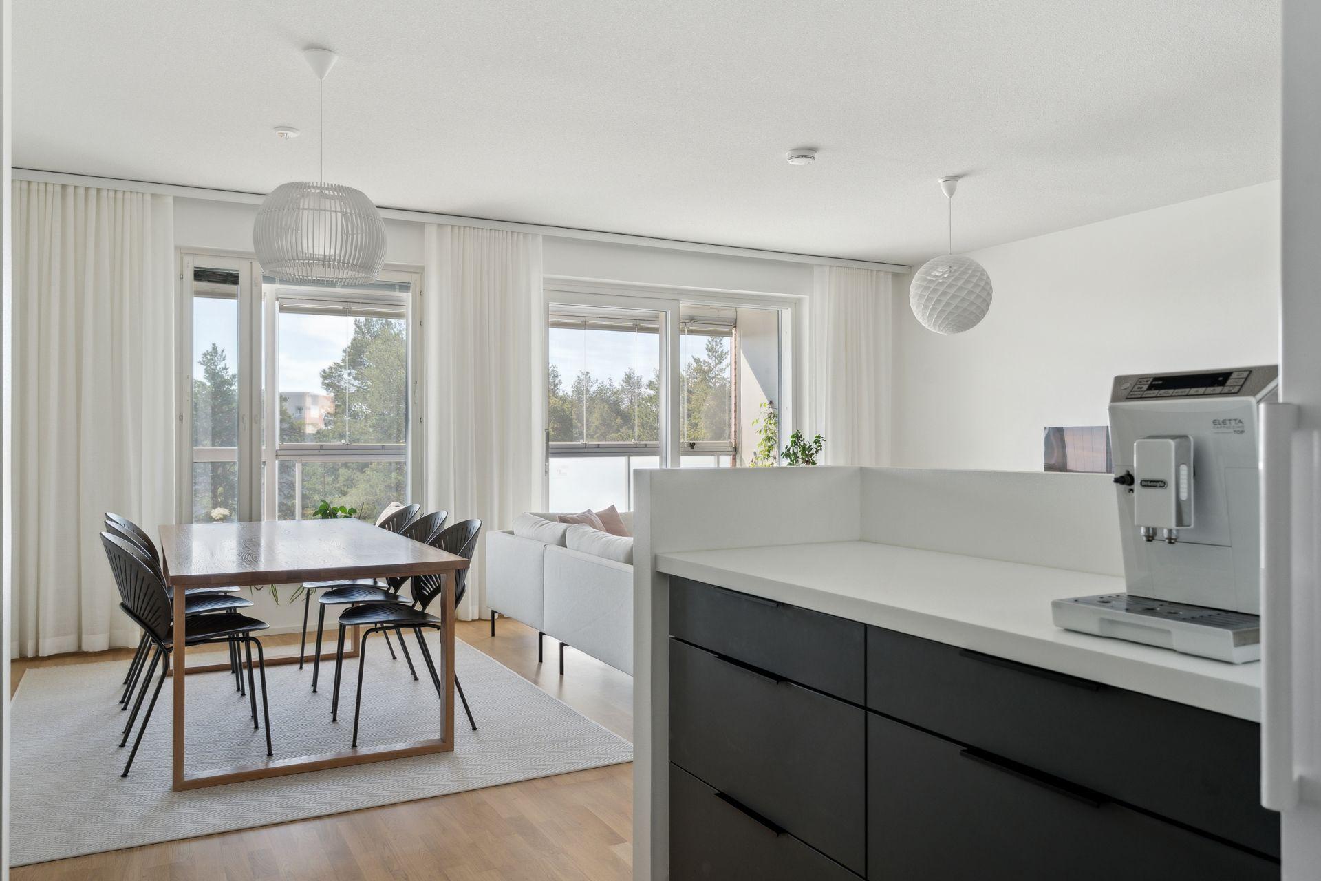 Ruutikellarintie 8, Mäkkylä, Espoo