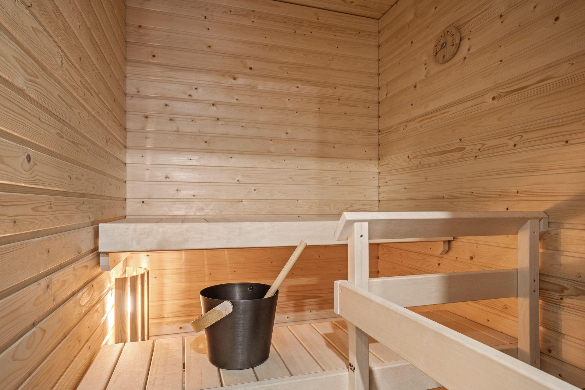 Ruutikellarintie 8, Mäkkylä, Espoo