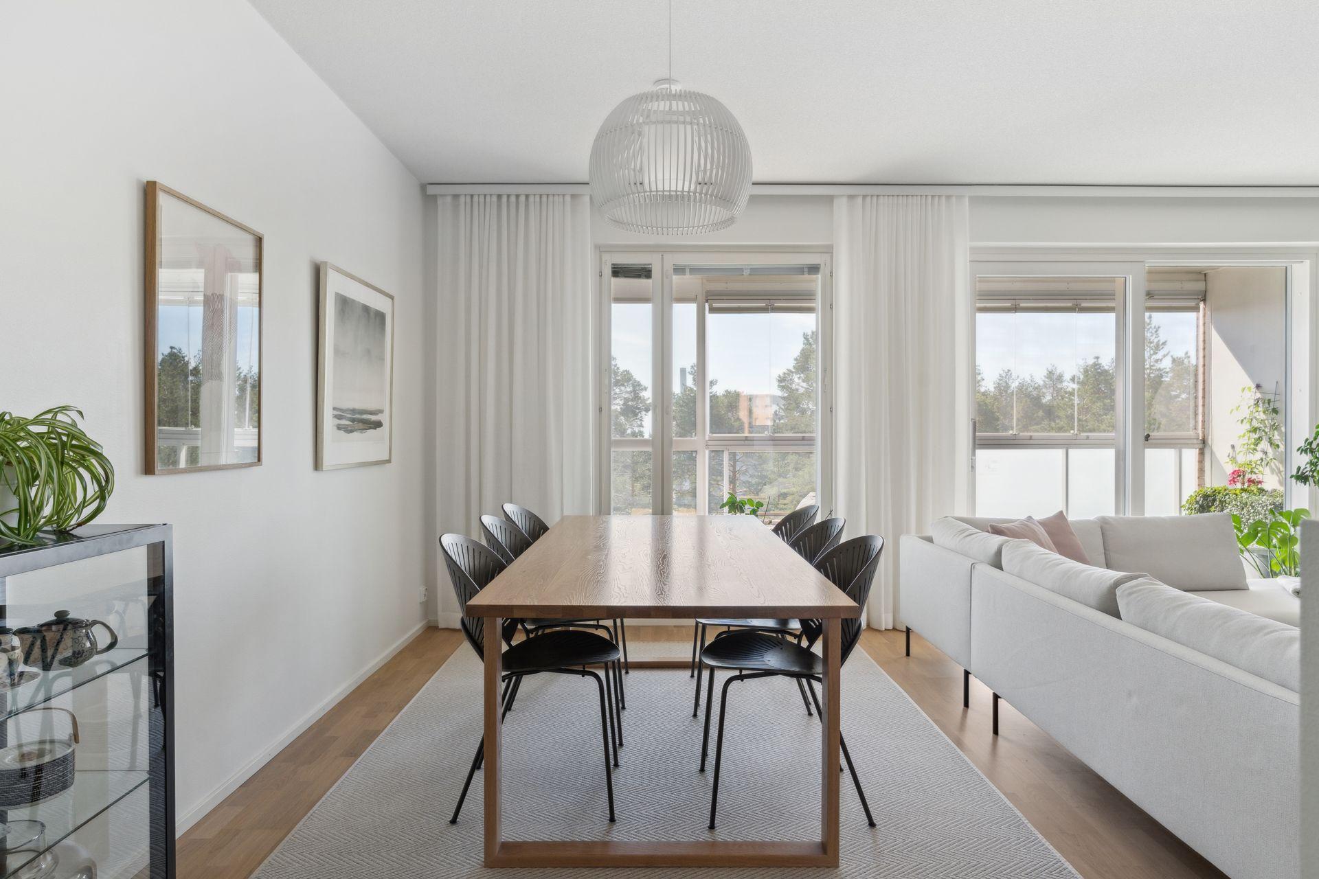 Ruutikellarintie 8, Mäkkylä, Espoo