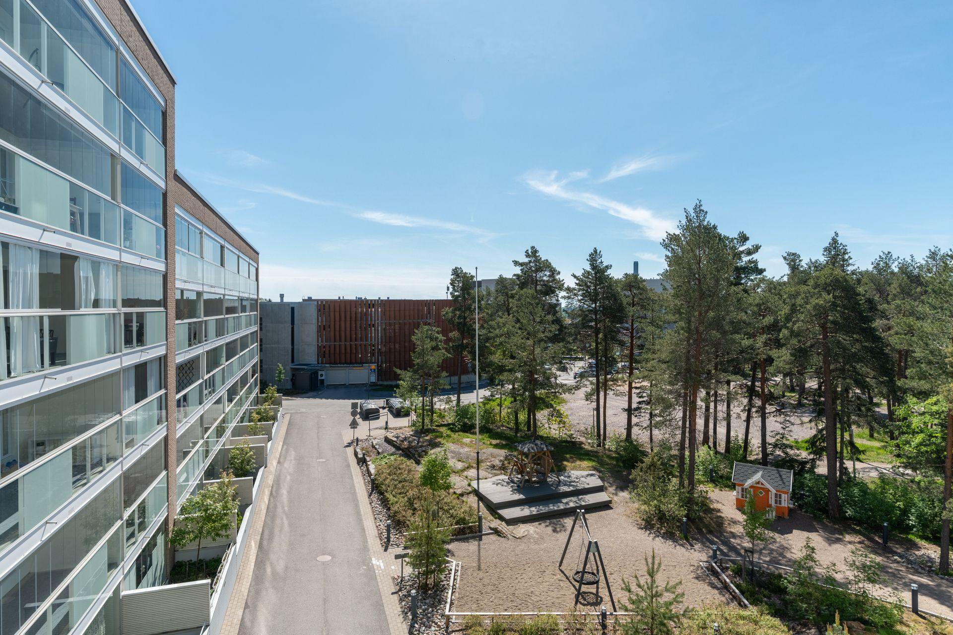 Ruutikellarintie 8, Mäkkylä, Espoo