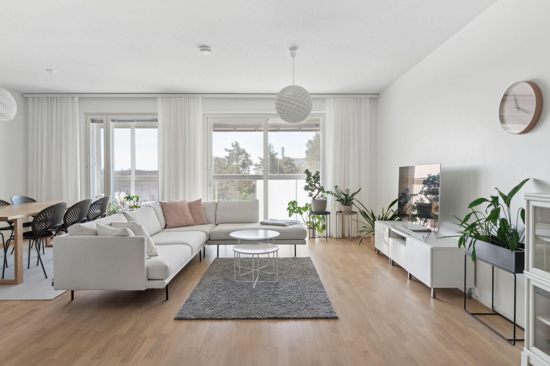 Ruutikellarintie 8, Mäkkylä, Espoo