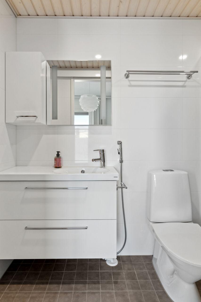 Ruutikellarintie 8, Mäkkylä, Espoo