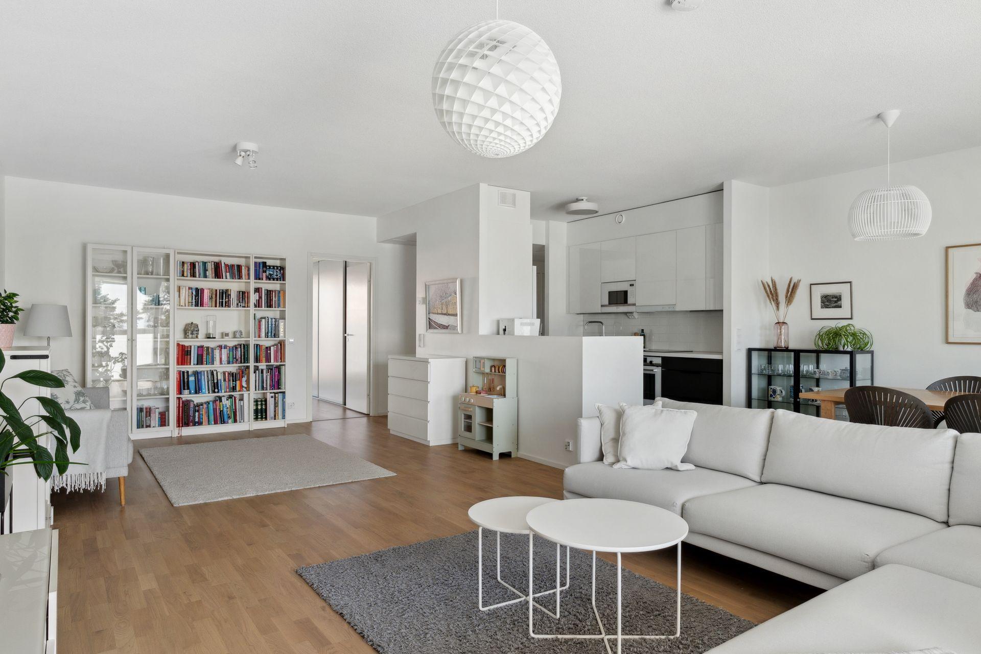 Ruutikellarintie 8, Mäkkylä, Espoo