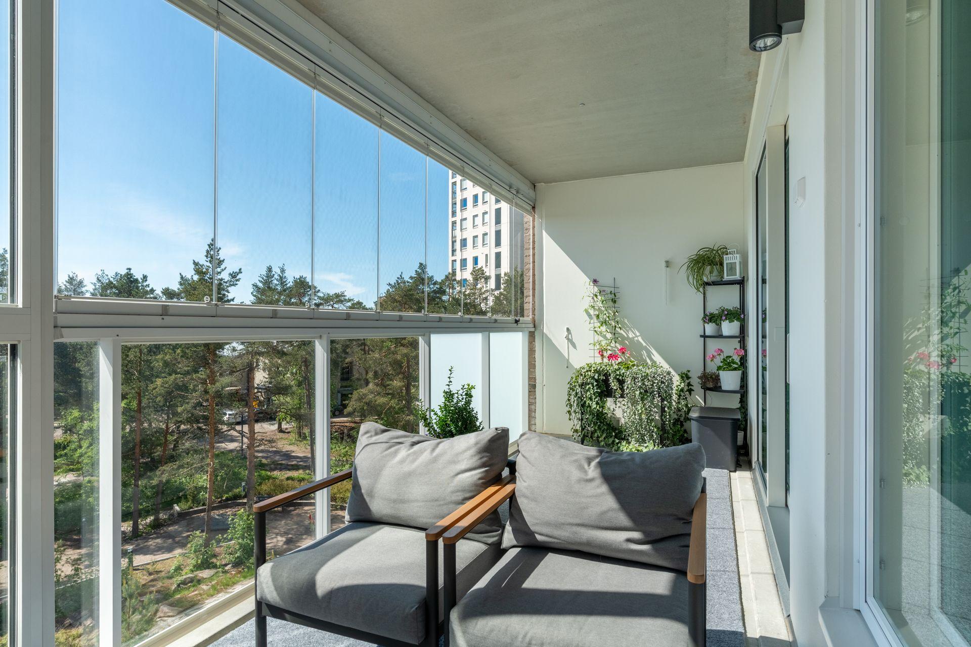 Ruutikellarintie 8, Mäkkylä, Espoo