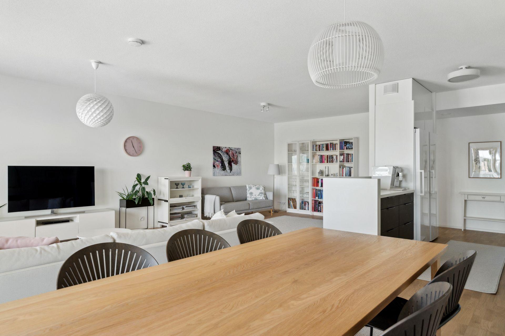 Ruutikellarintie 8, Mäkkylä, Espoo