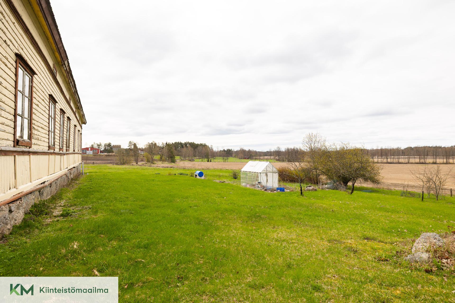 Kasvihuone valmiina seuraavalle multasormelle