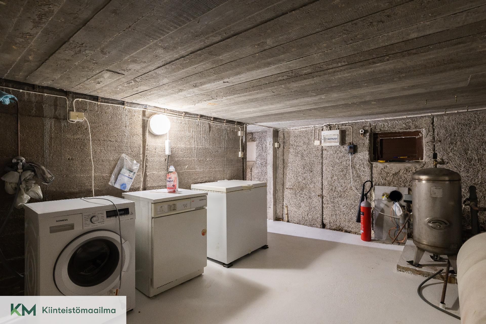 Kodinhoitotila löytyy kellarista