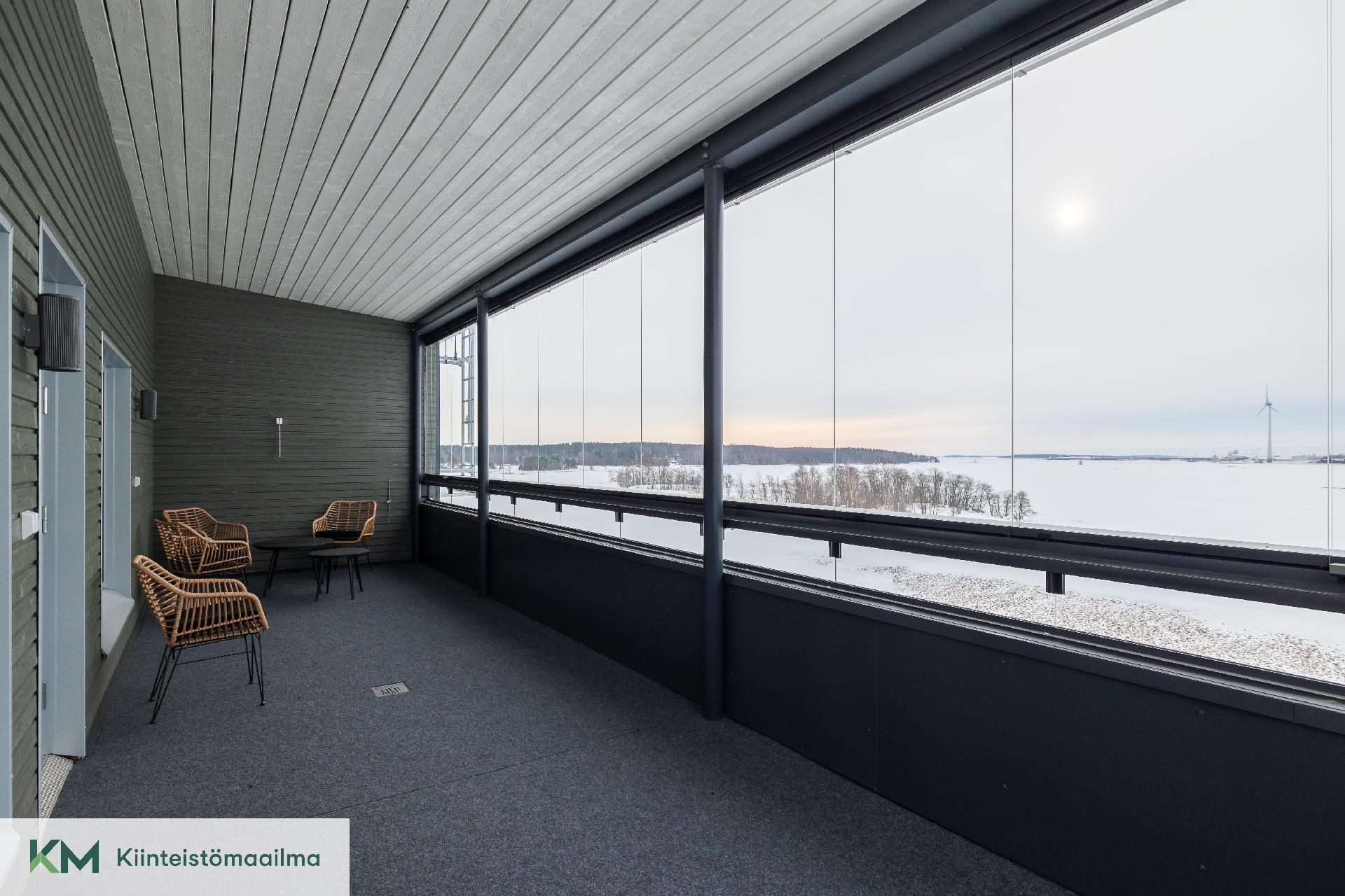 Terassilta on näkymät merelle