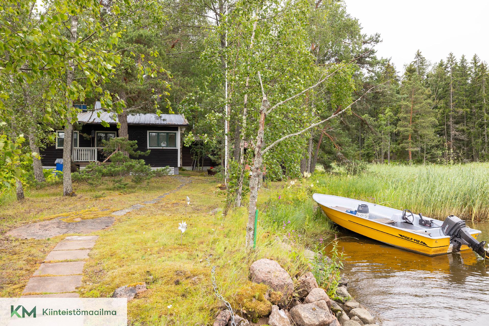 Salminlaatit 133, Neuvoton, Hamina