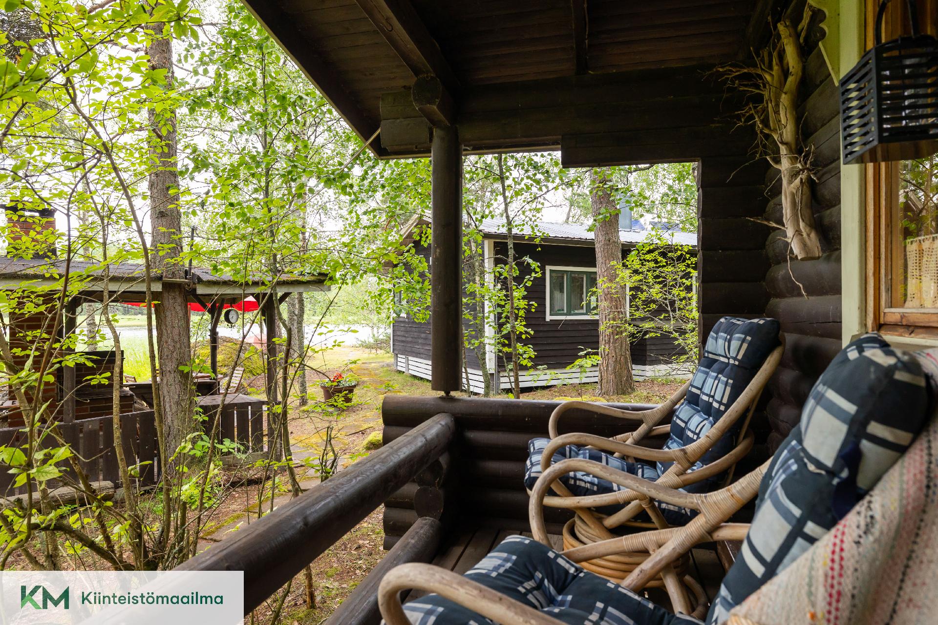 Salminlaatit 133, Neuvoton, Hamina