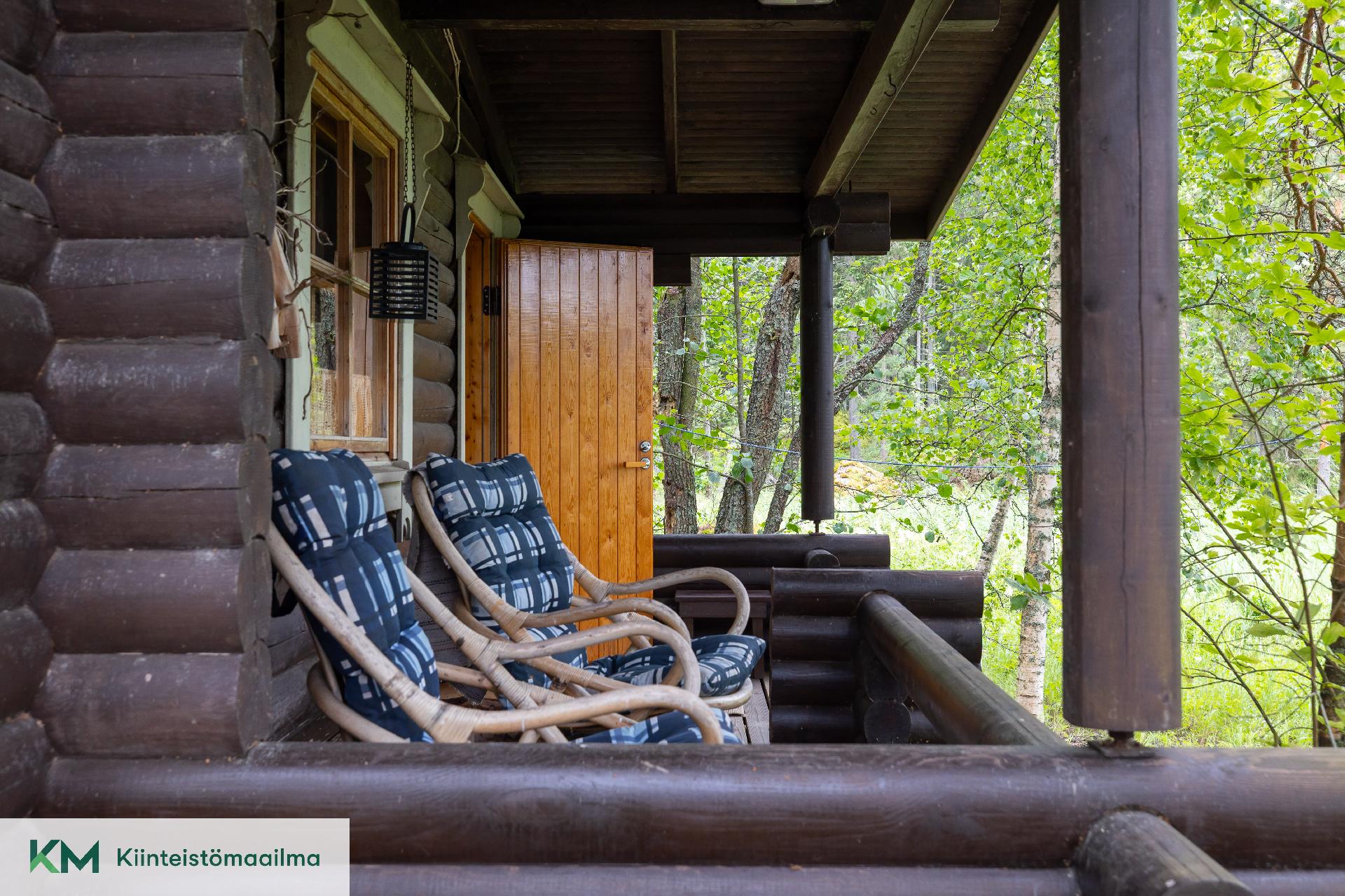 Salminlaatit 133, Neuvoton, Hamina